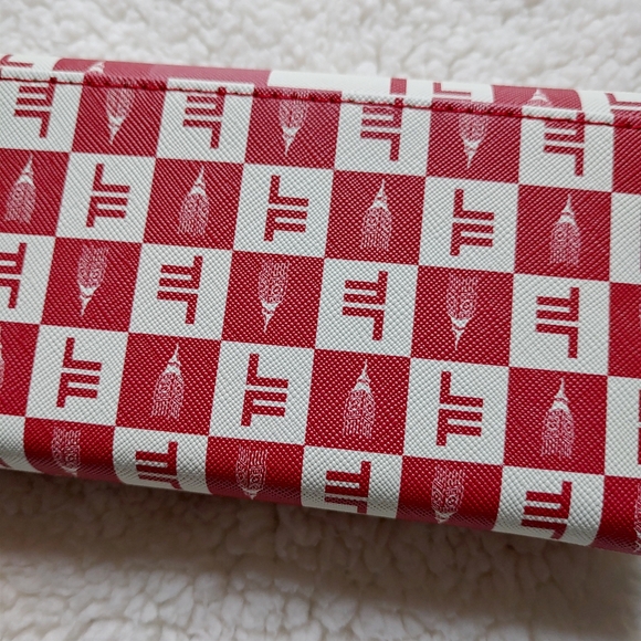 London Fog Lara red & white flap wallet - vegan leather - Picture 12 of 12